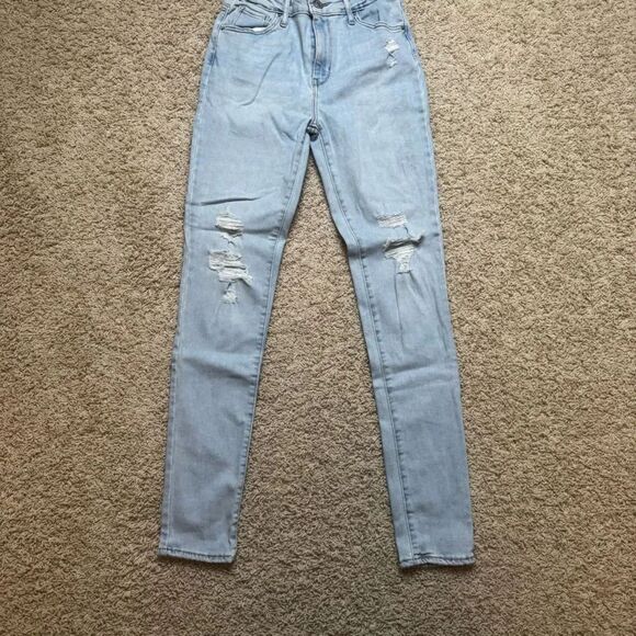 Levi's Denim - Women’s Levi’s light wash skinny jeans distressed size 26